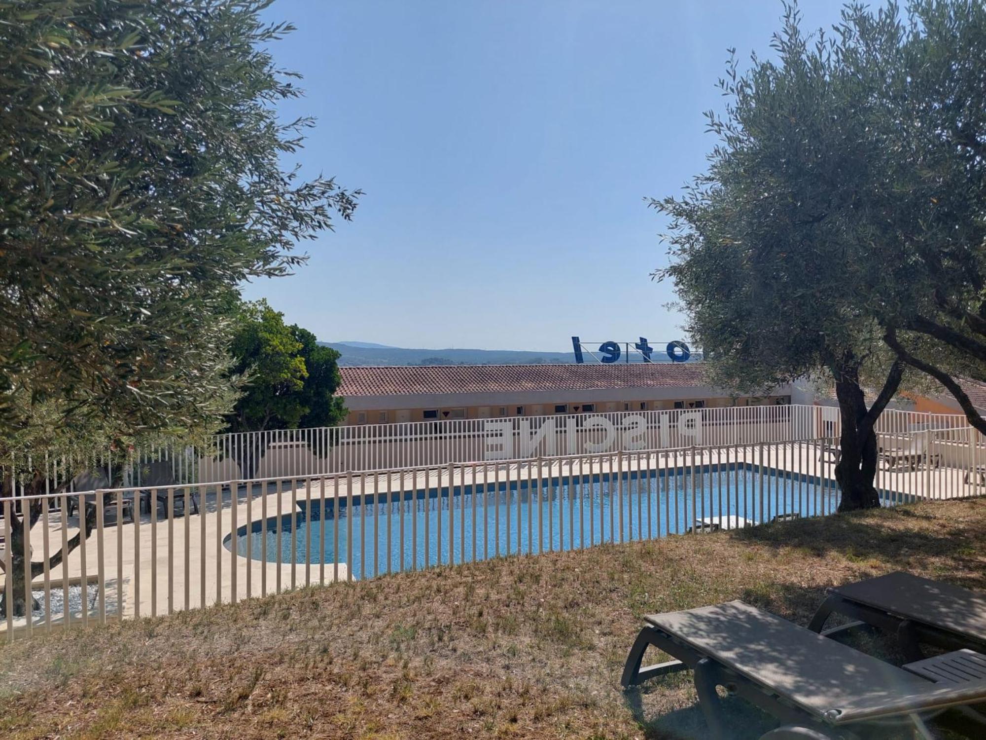 Logis Hotel Le Col De L'Ange Draguignan Exterior photo