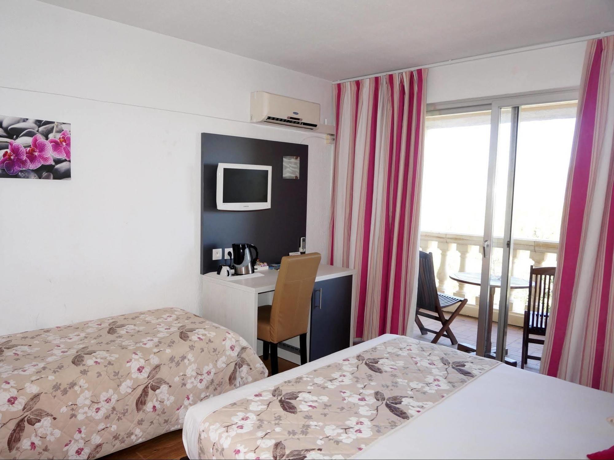Logis Hotel Le Col De L'Ange Draguignan Exterior photo